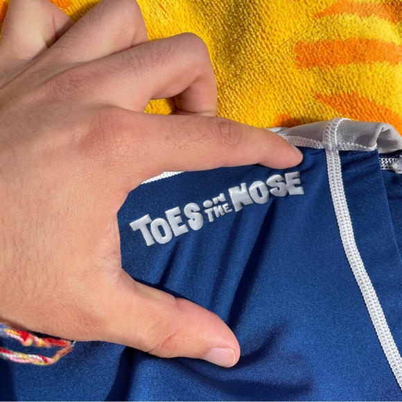 Toes on the Nose Rashguard - Picture 4 of 7